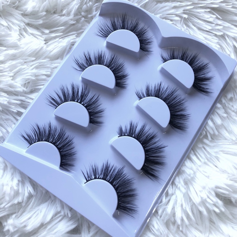 Lashes - Picture 2 of 3
